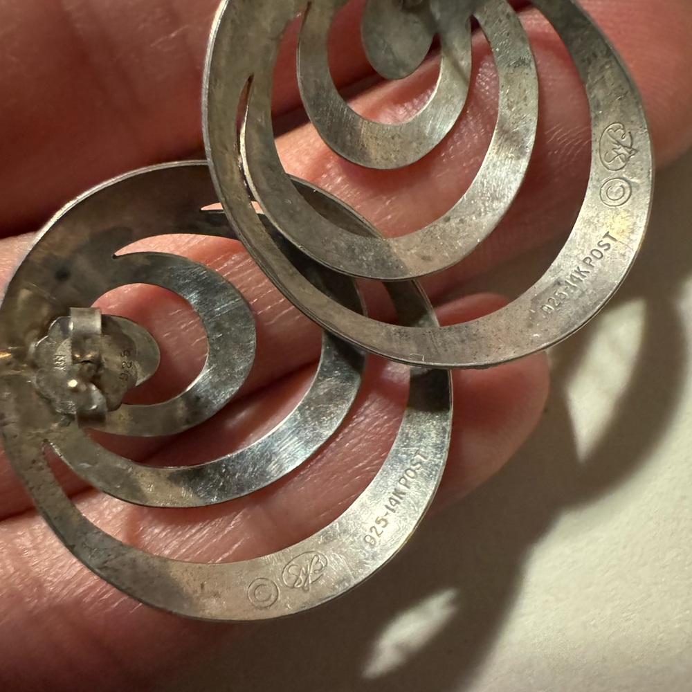 Vintage Artist signed 925 Sterling silver spiral swirl earrings with 14K post 4g - Picture 7 of 12